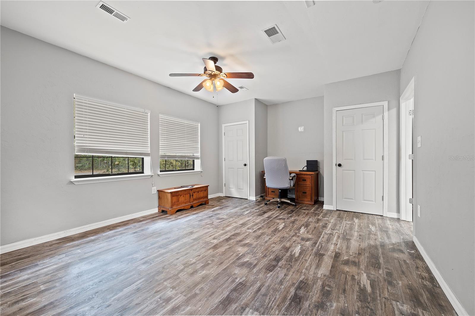 Image 14 of 40 For 304 Whiting Street