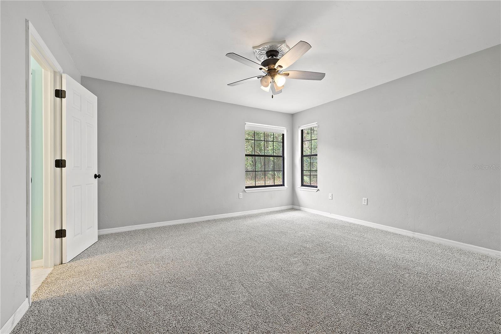 Image 17 of 40 For 304 Whiting Street