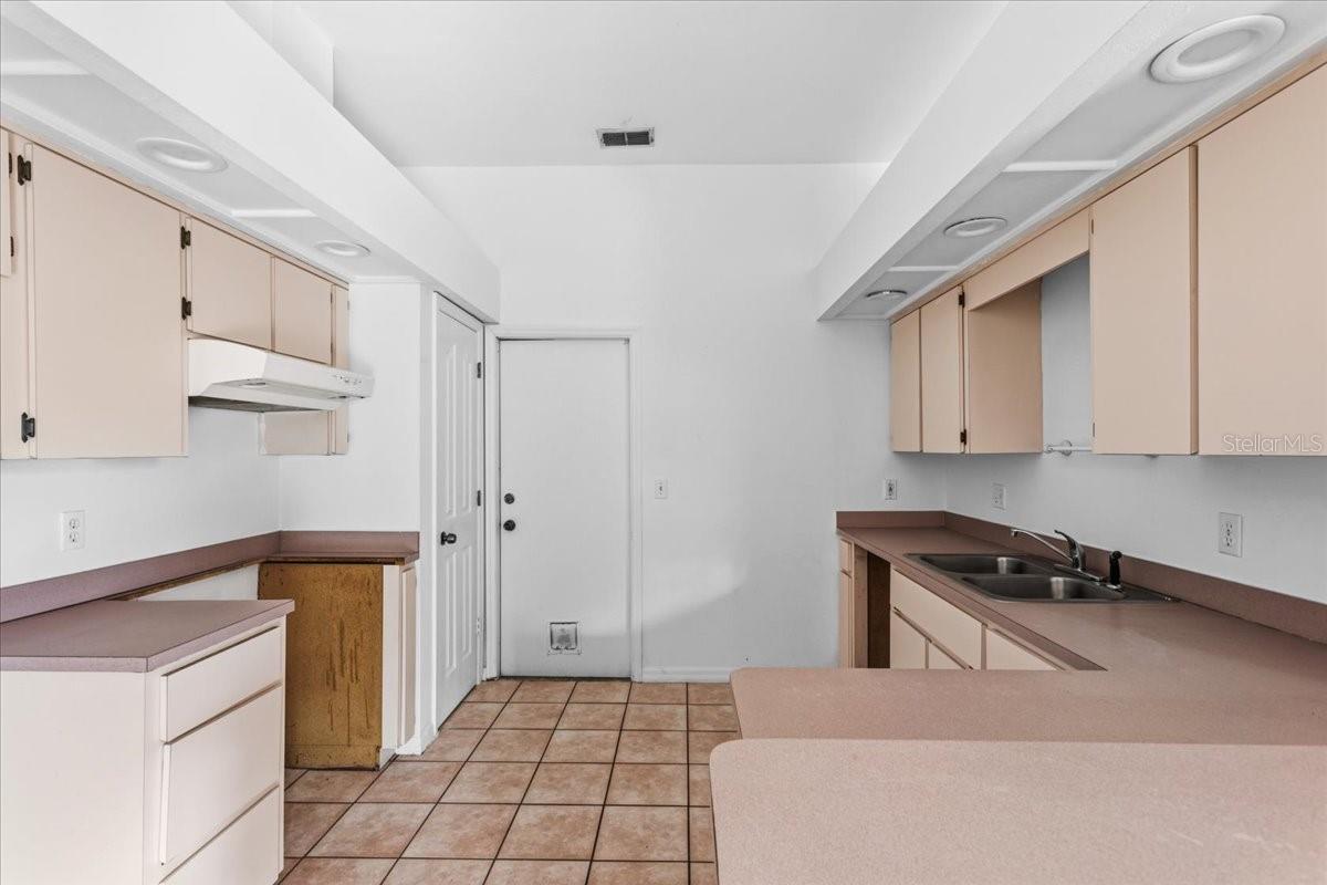 Image 16 of 30 For 6714 34th Drive