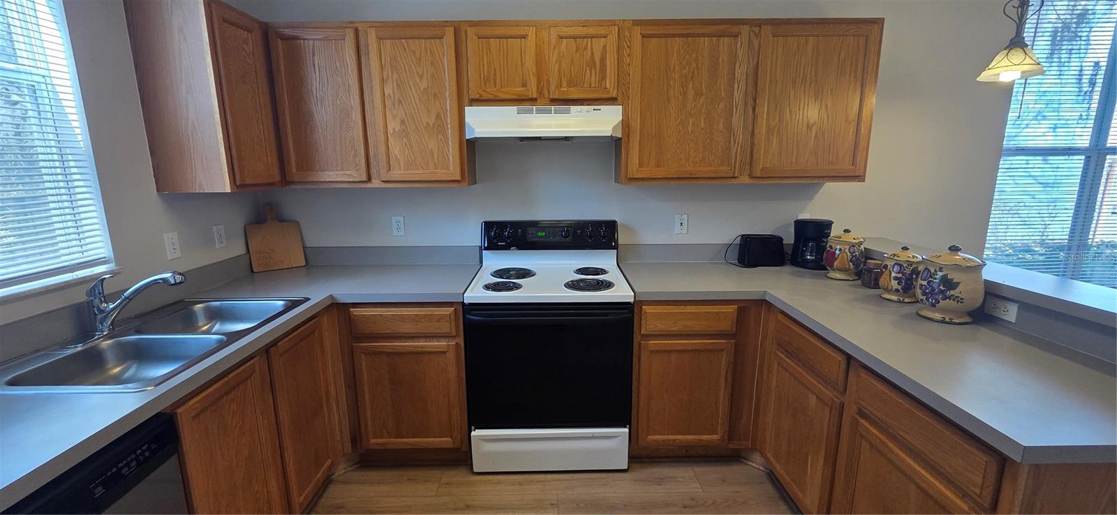 Image 11 of 29 For 3970 20th Avenue 912