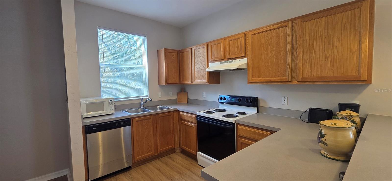 Image 8 of 29 For 3970 20th Avenue 912