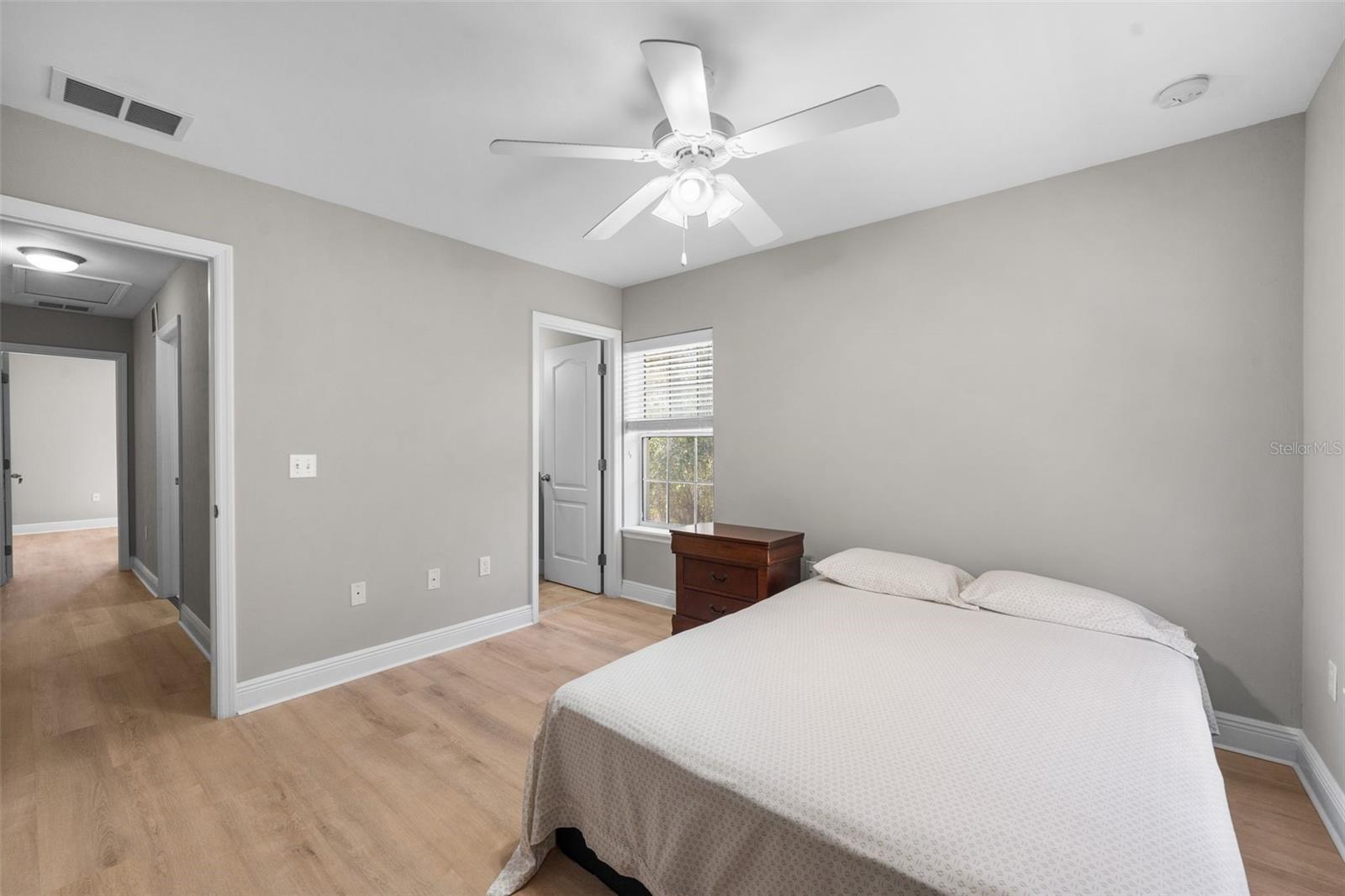 Image 15 of 22 For 2964 Sw 35th Place 71