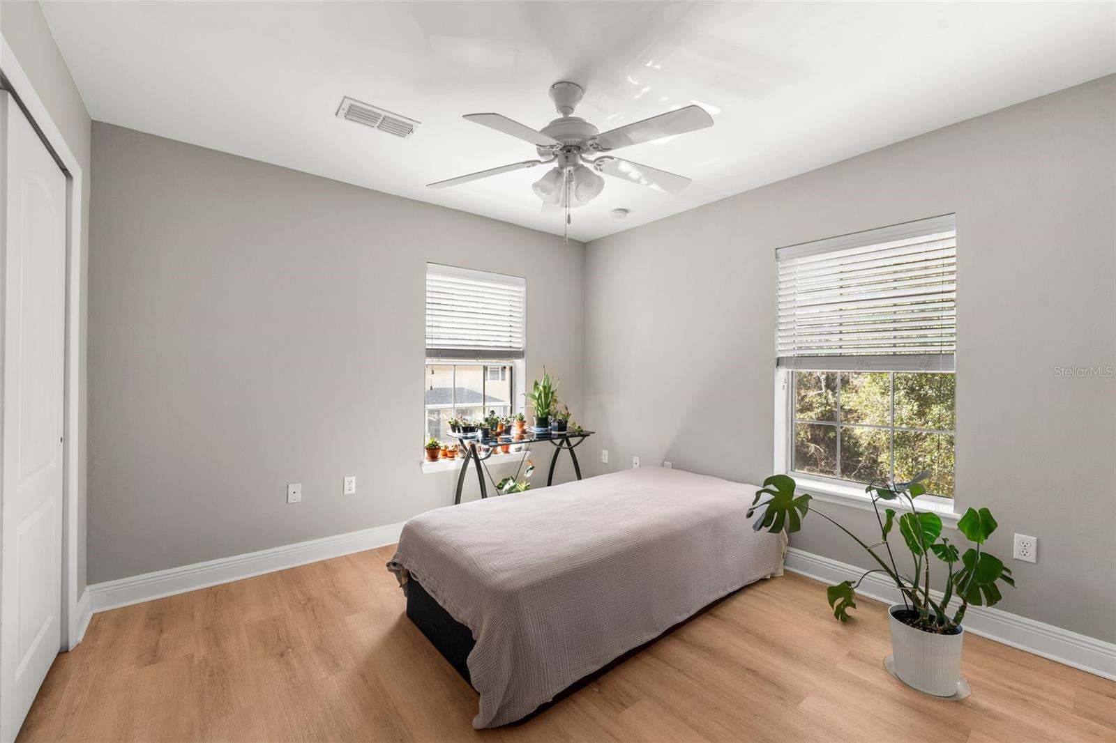 Image 19 of 22 For 2964 Sw 35th Place 71