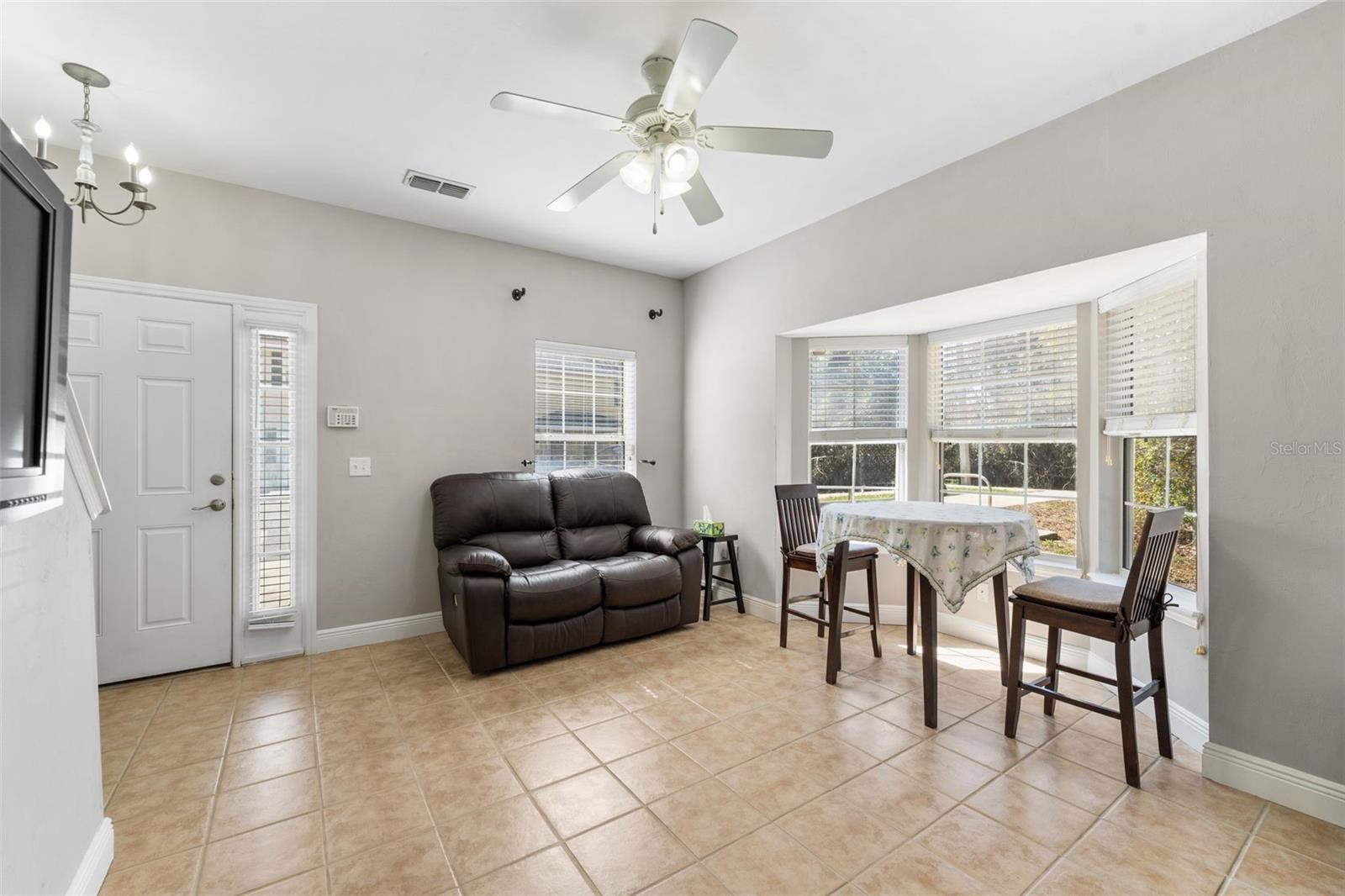 Image 4 of 22 For 2964 Sw 35th Place 71