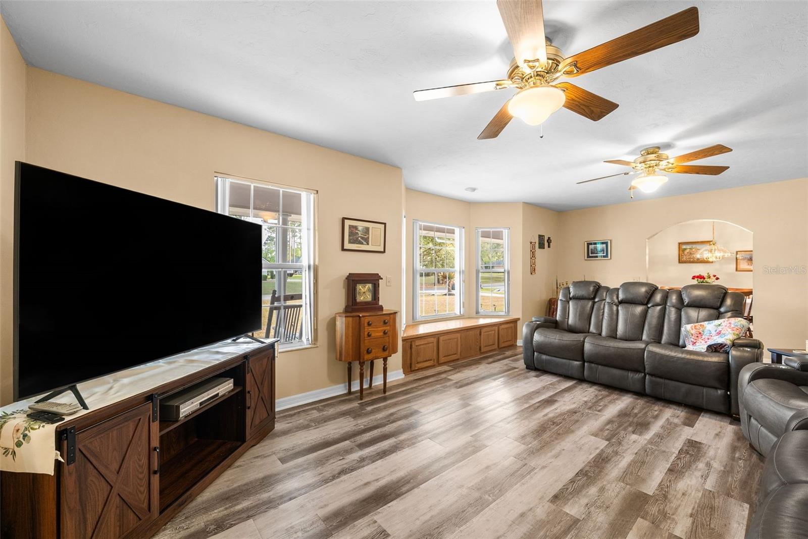 Listing photo id 9 for 244 Loblolly Place