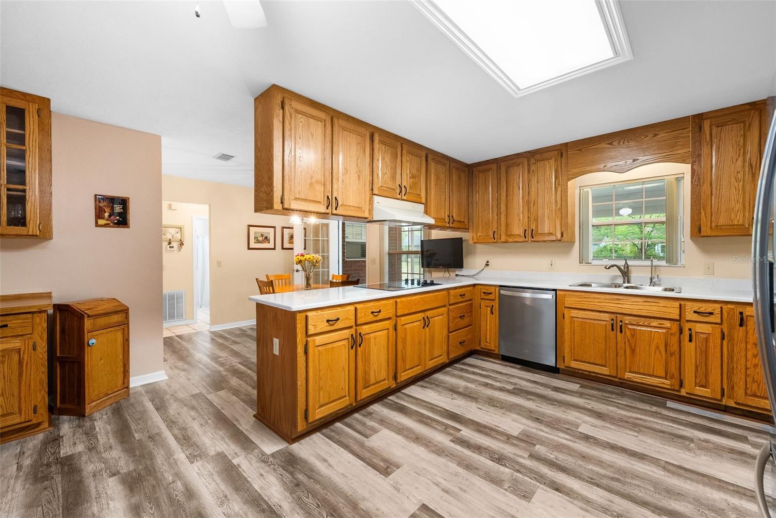 Listing photo id 2 for 244 Loblolly Place