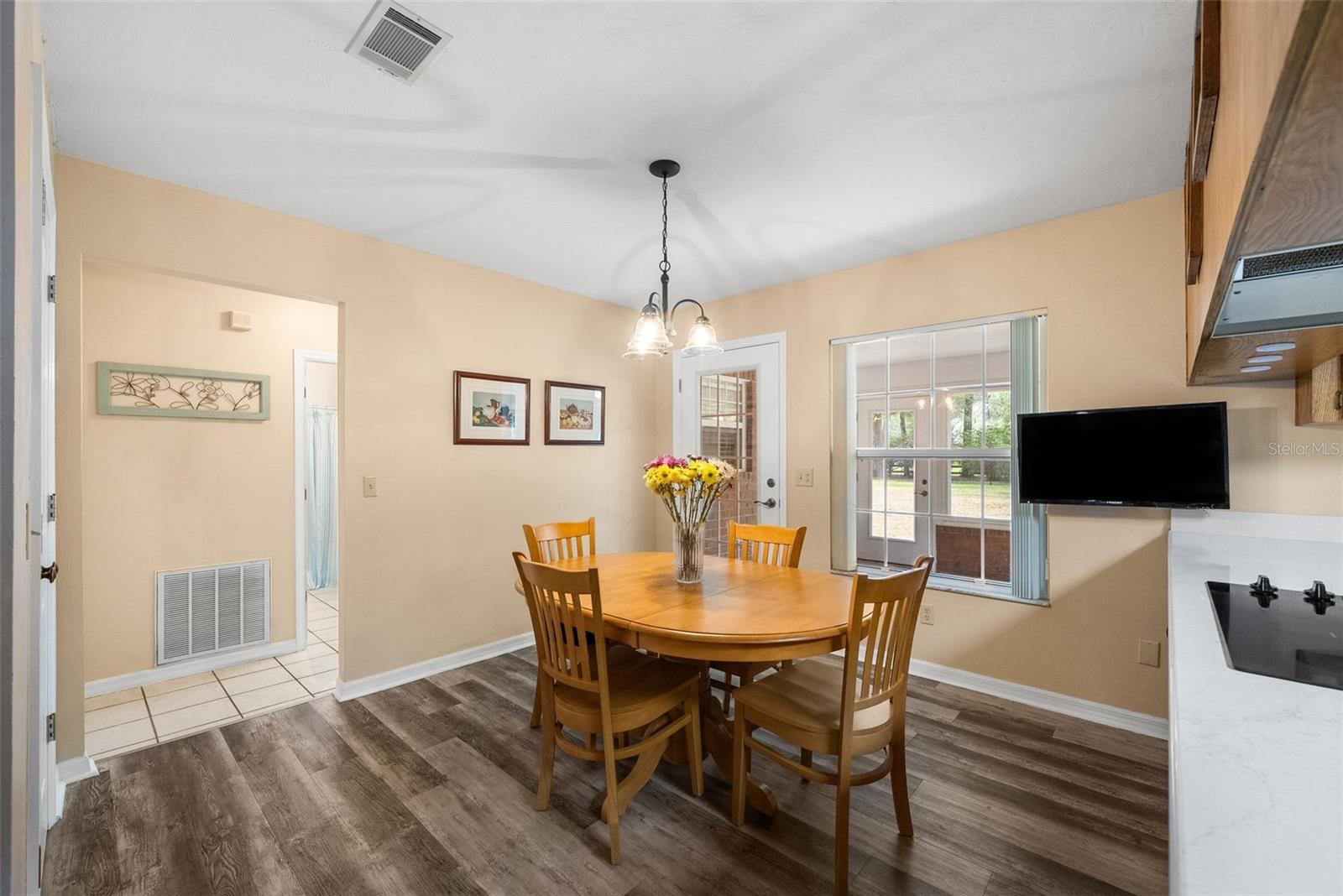 Listing photo id 7 for 244 Loblolly Place