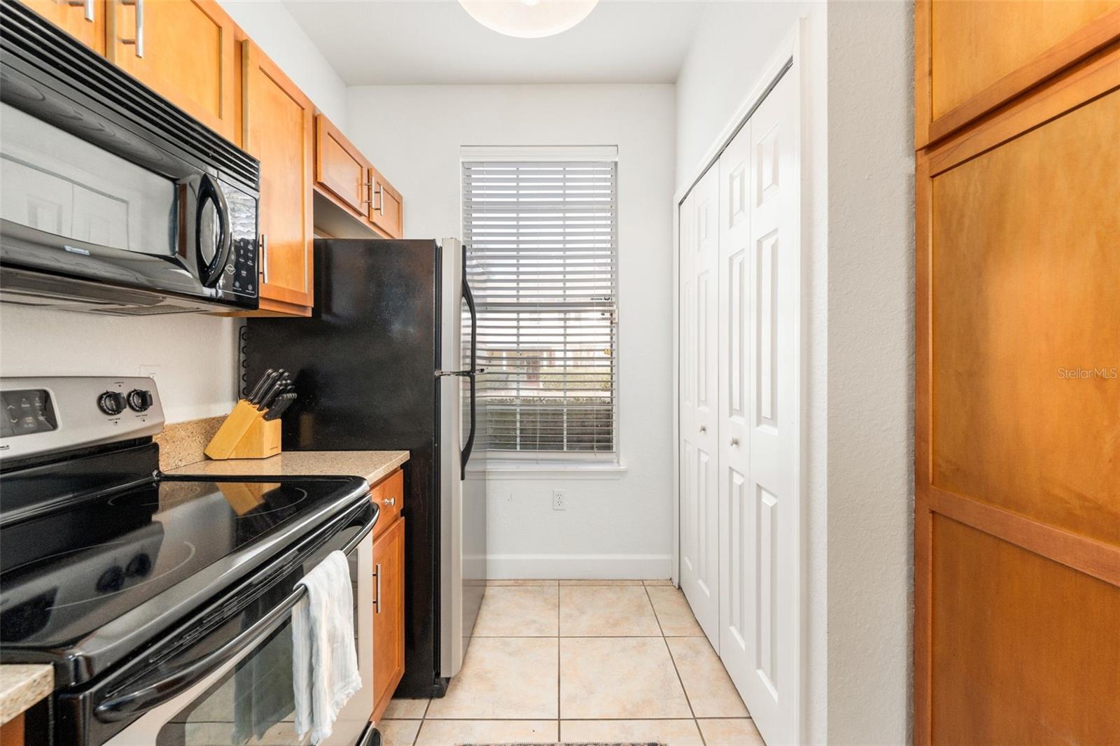 Image 4 of 38 For 2508 35th Place V130