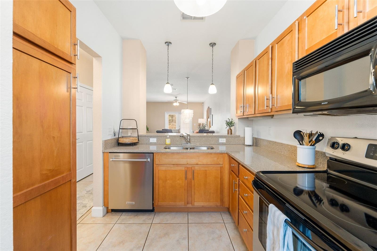 Image 5 of 38 For 2508 35th Place V130