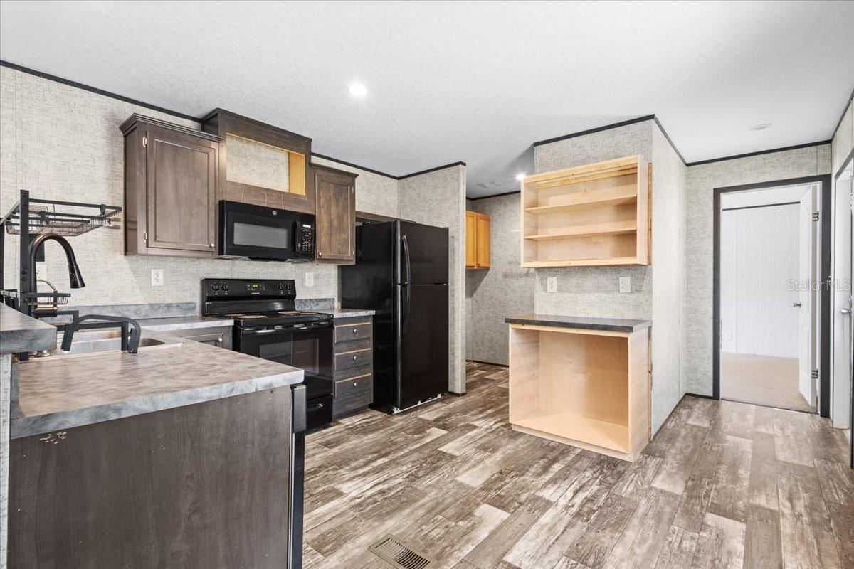 Image 11 of 31 For 11061 65th Lane