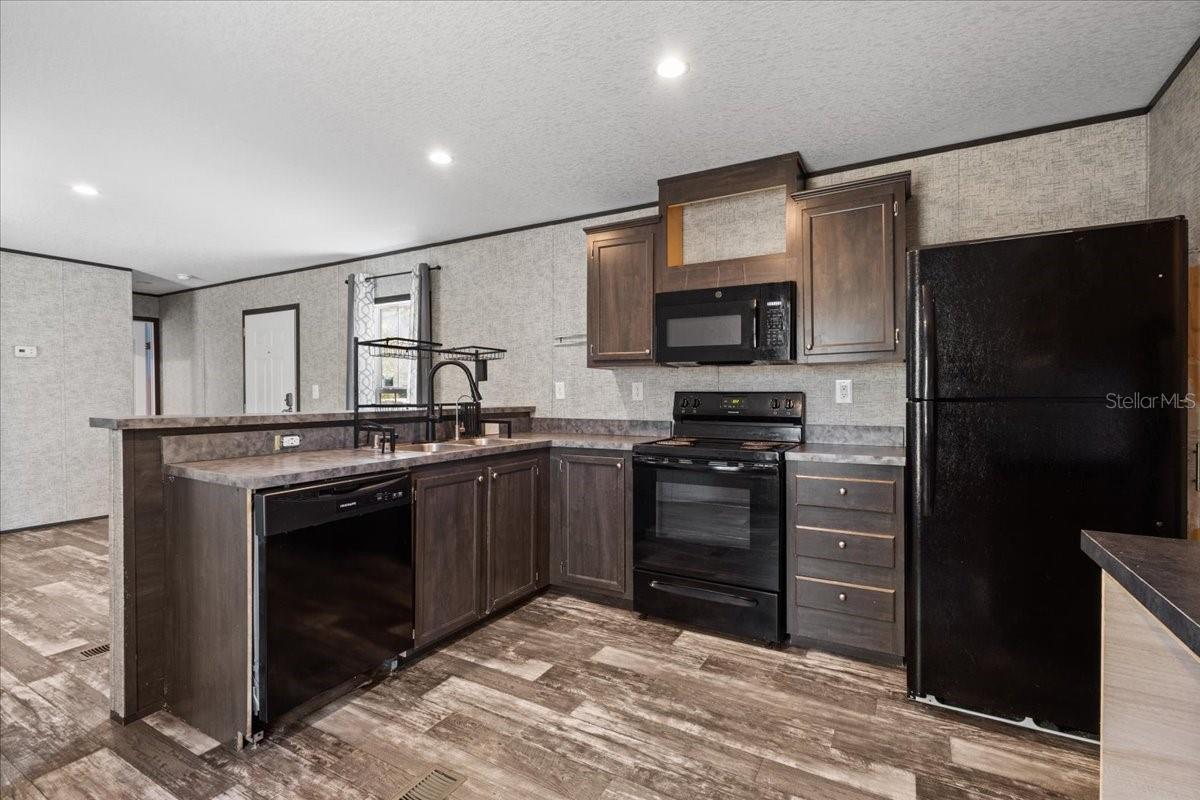 Image 14 of 31 For 11061 65th Lane