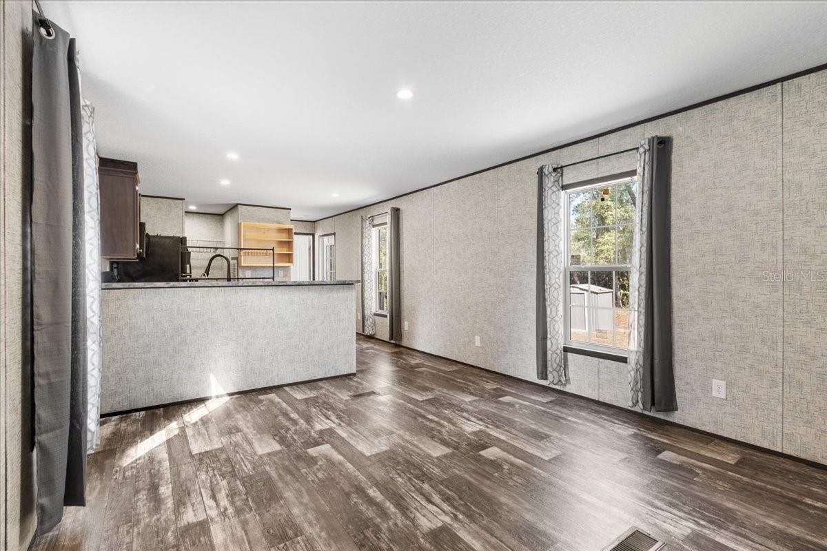 Image 8 of 31 For 11061 65th Lane