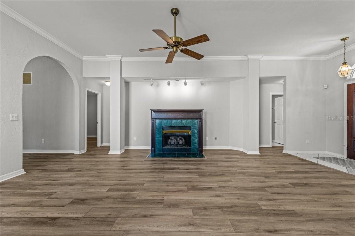 Image 12 of 32 For 11737 Creek Drive