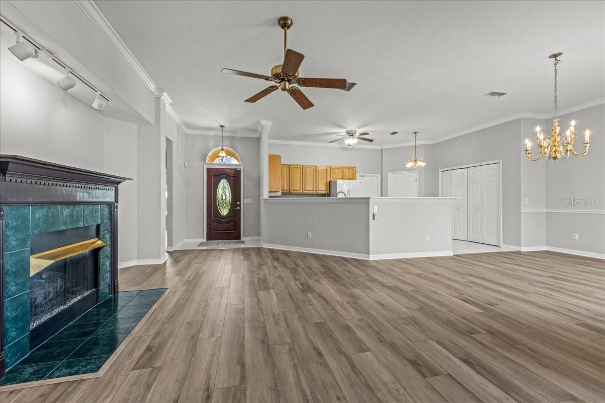 Image 13 of 32 For 11737 Creek Drive