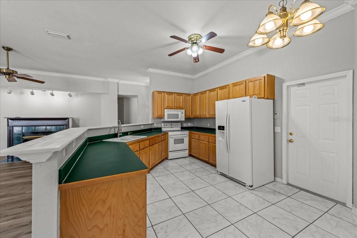 Image 16 of 32 For 11737 Creek Drive