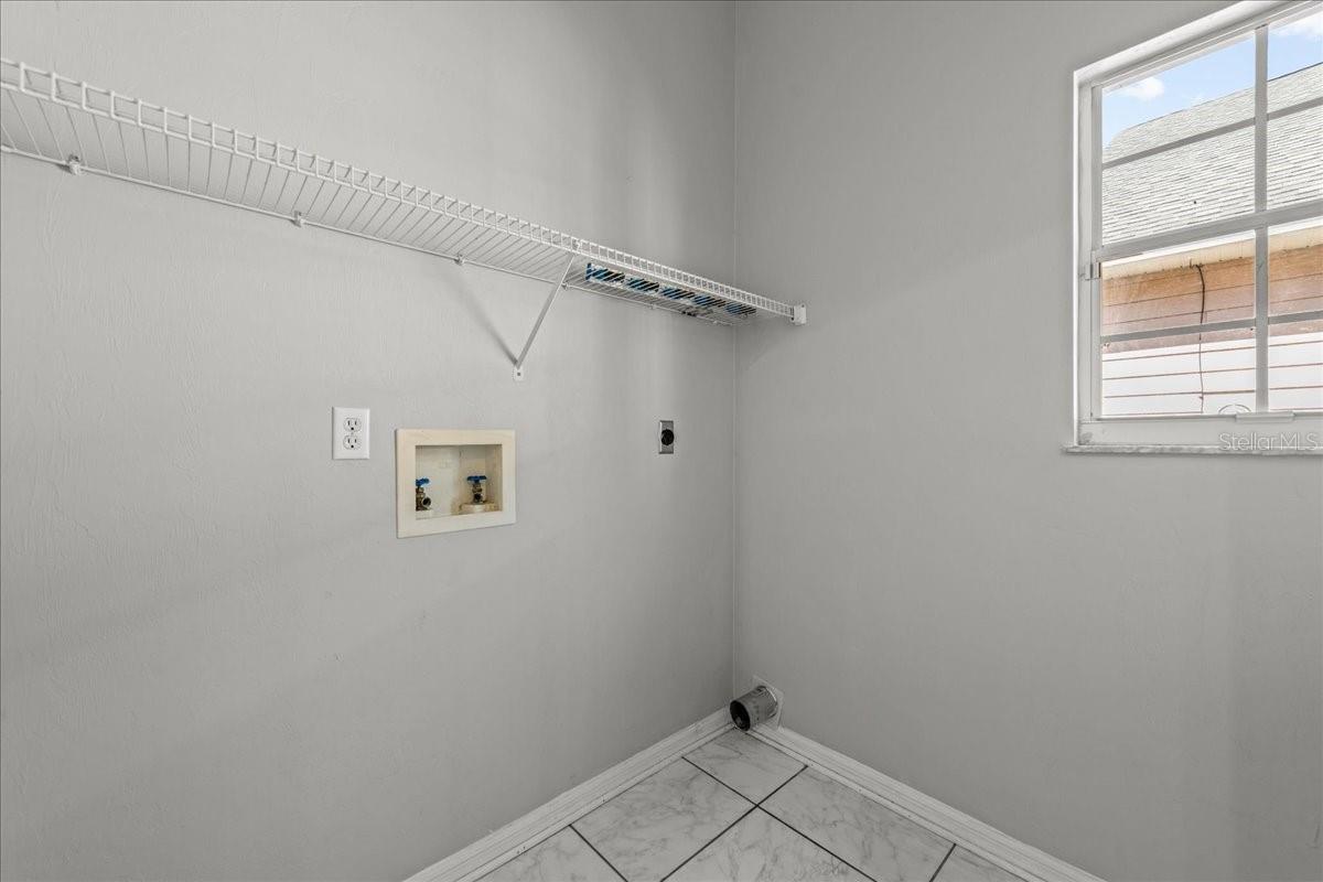 Image 19 of 32 For 11737 Creek Drive