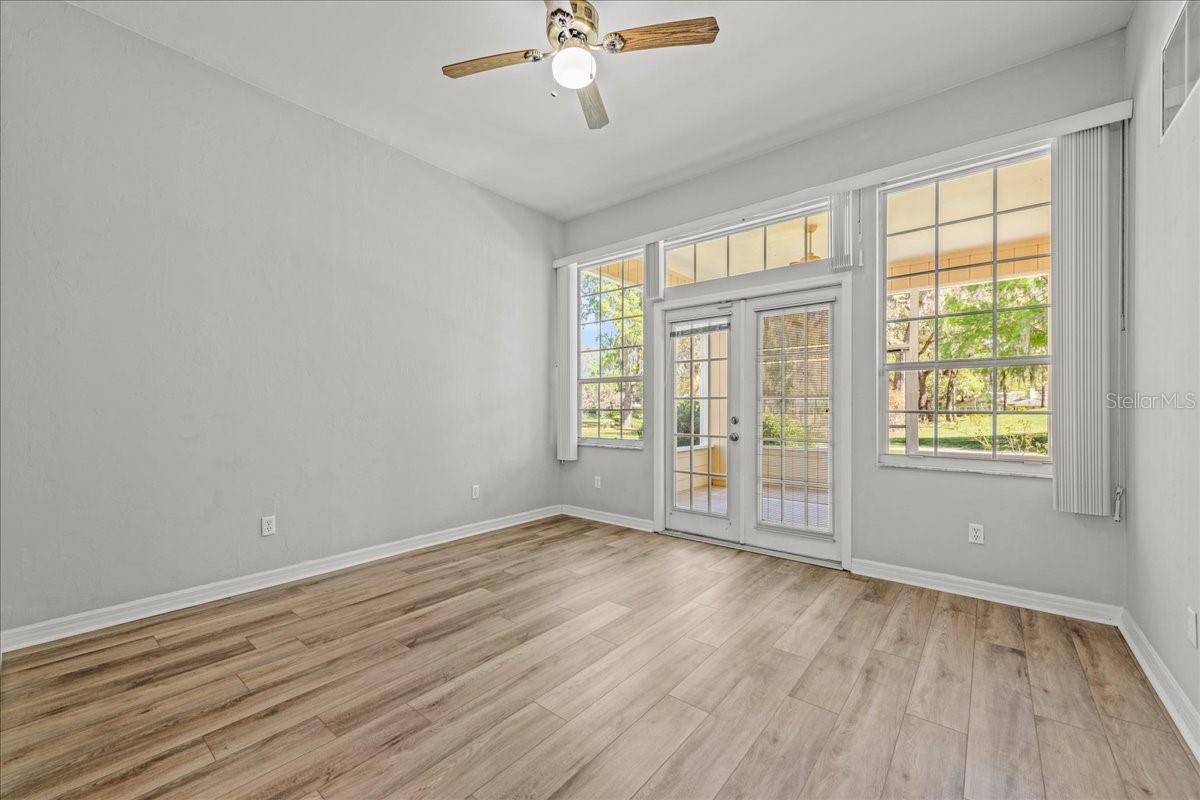 Image 20 of 32 For 11737 Creek Drive