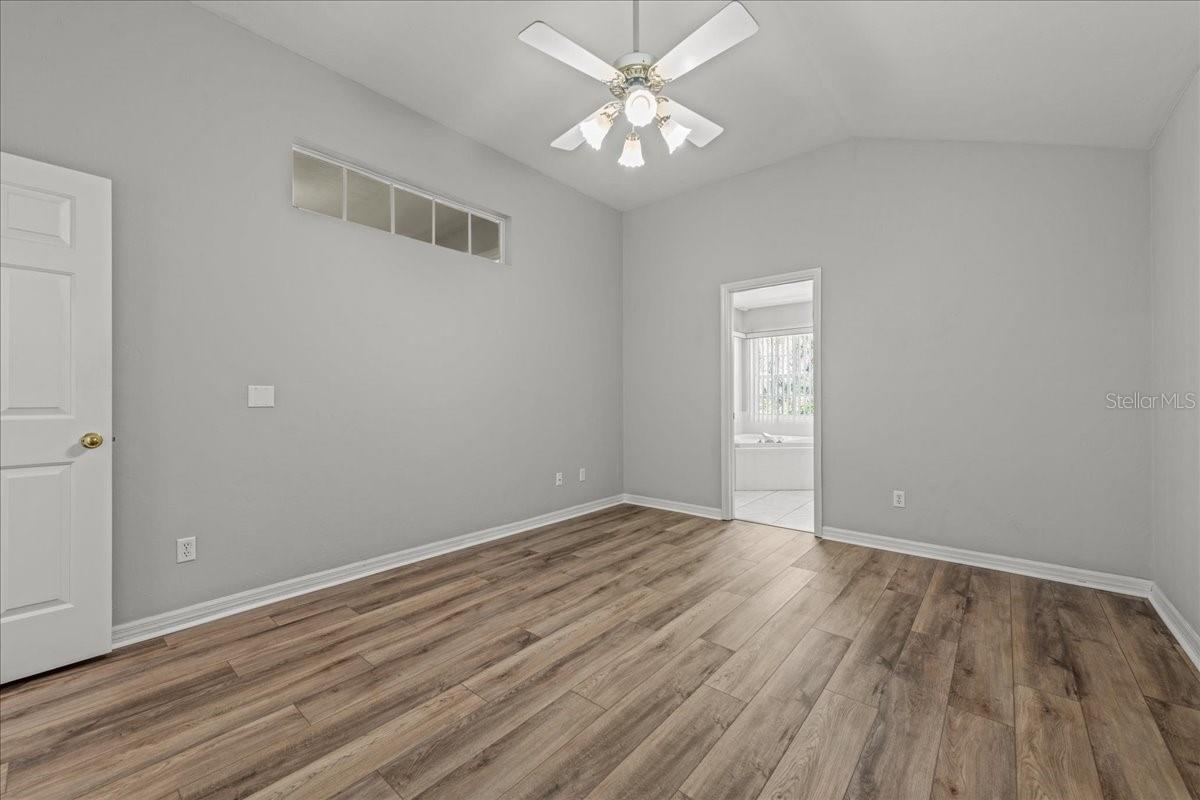 Image 23 of 32 For 11737 Creek Drive