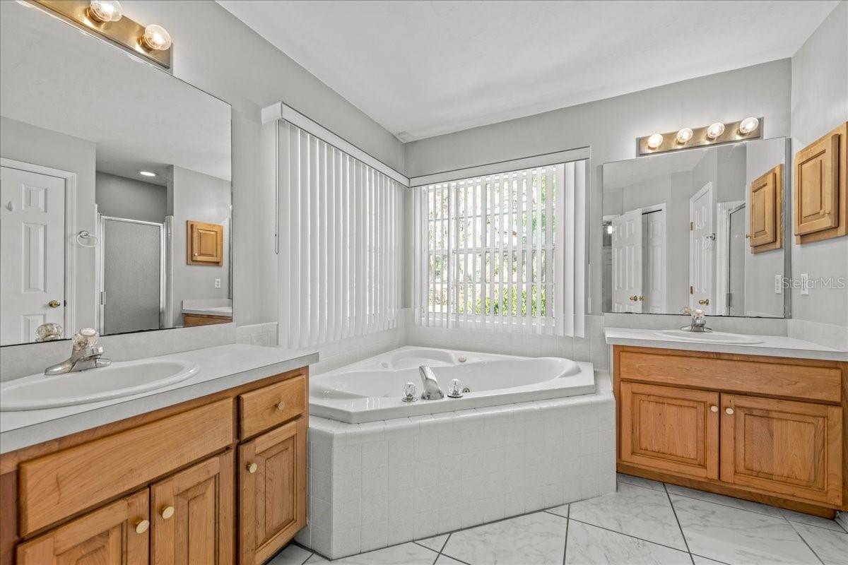 Image 24 of 32 For 11737 Creek Drive