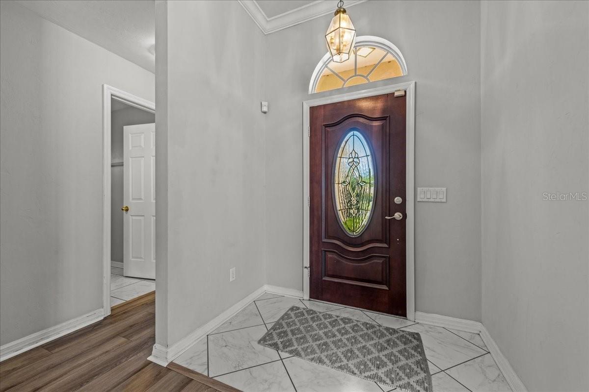 Image 5 of 32 For 11737 Creek Drive