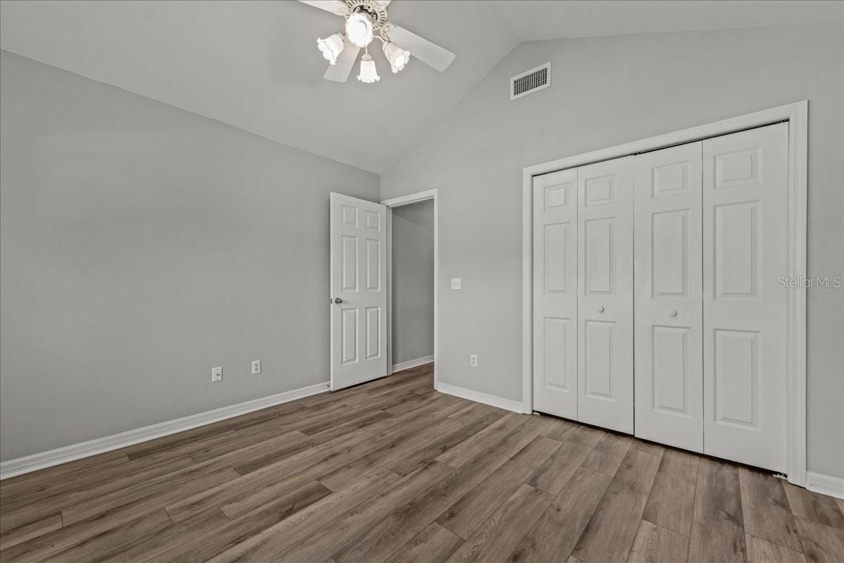 Image 7 of 32 For 11737 Creek Drive