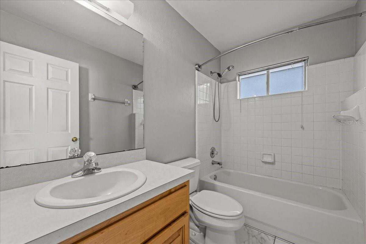 Image 8 of 32 For 11737 Creek Drive