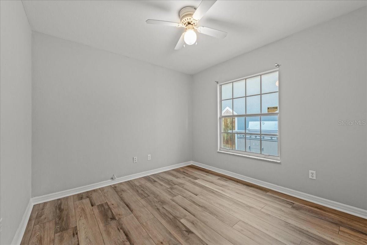 Image 9 of 32 For 11737 Creek Drive