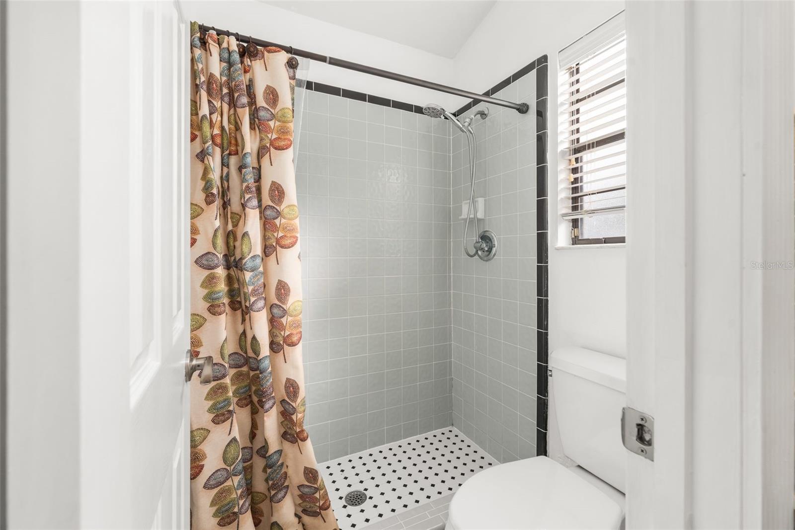 Image 16 of 43 For 4817 37th Place