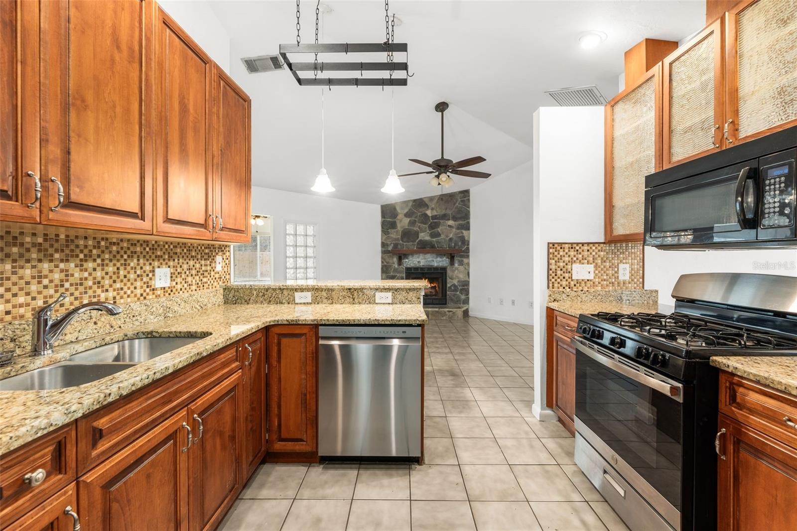 Image 3 of 43 For 4817 37th Place