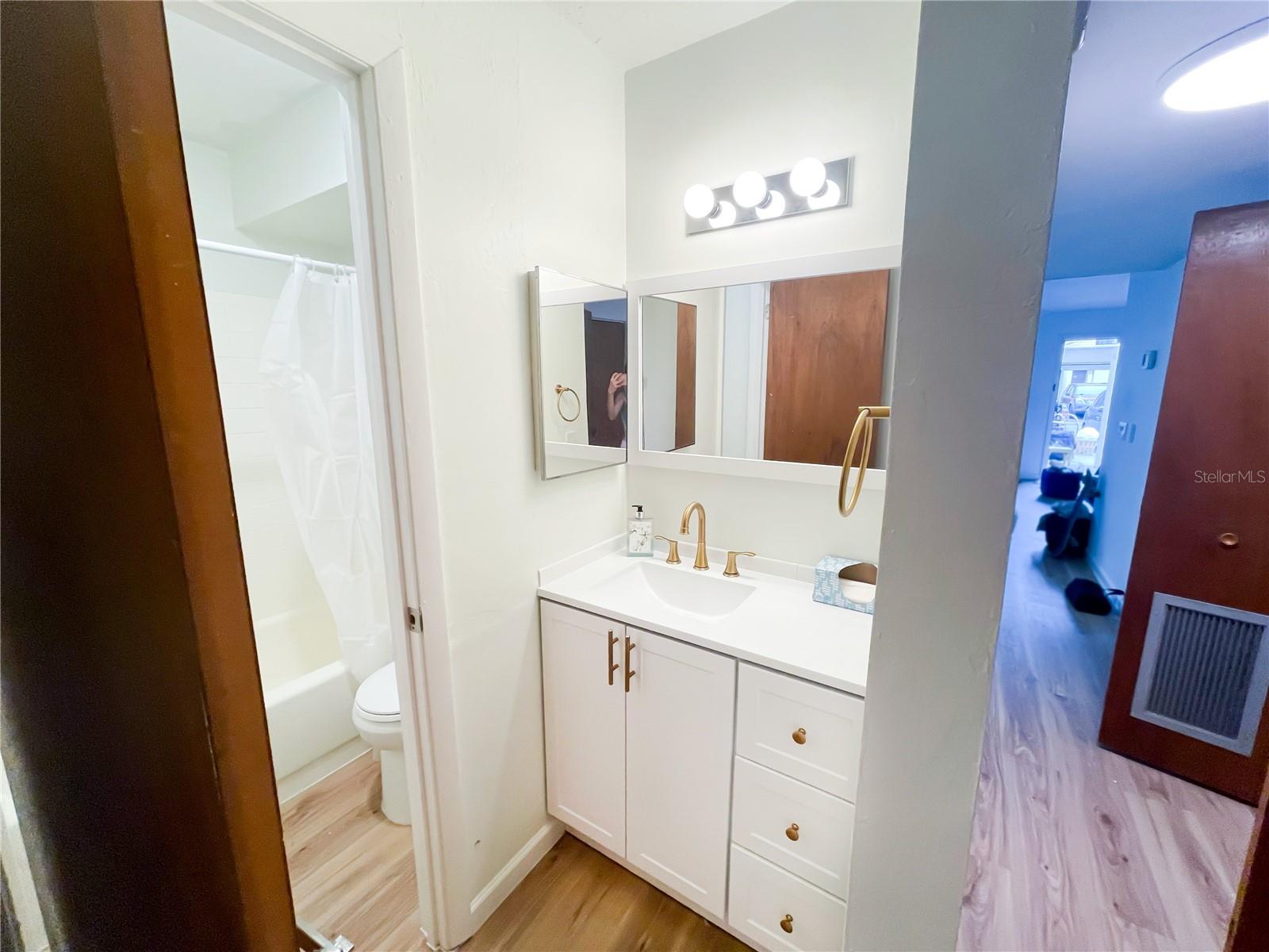 Image 12 of 19 For 2508 35th Place 54