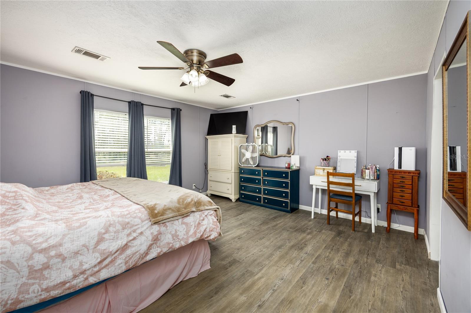 Image 23 of 52 For 25228 158th Avenue