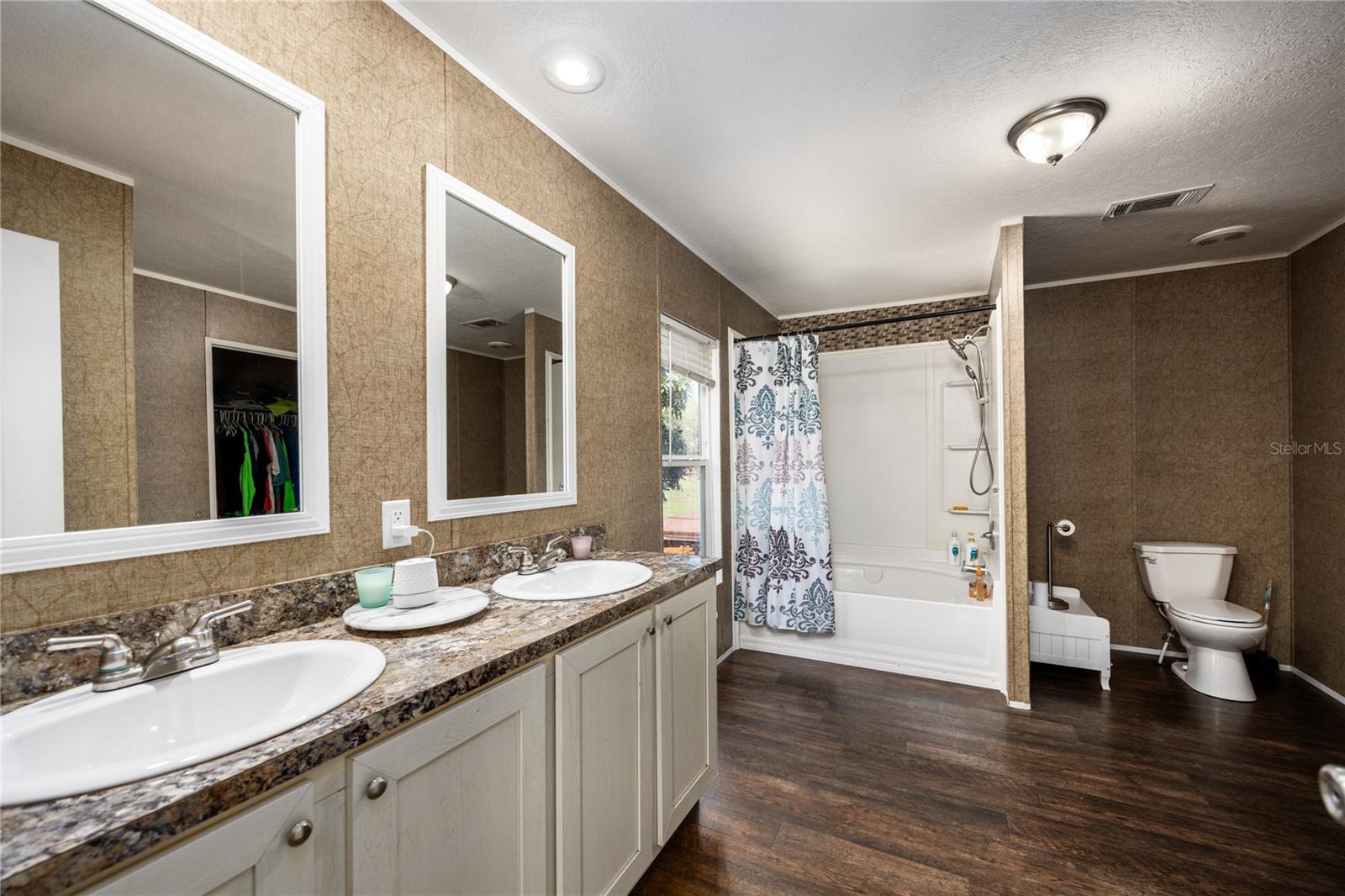 Image 26 of 52 For 25228 158th Avenue