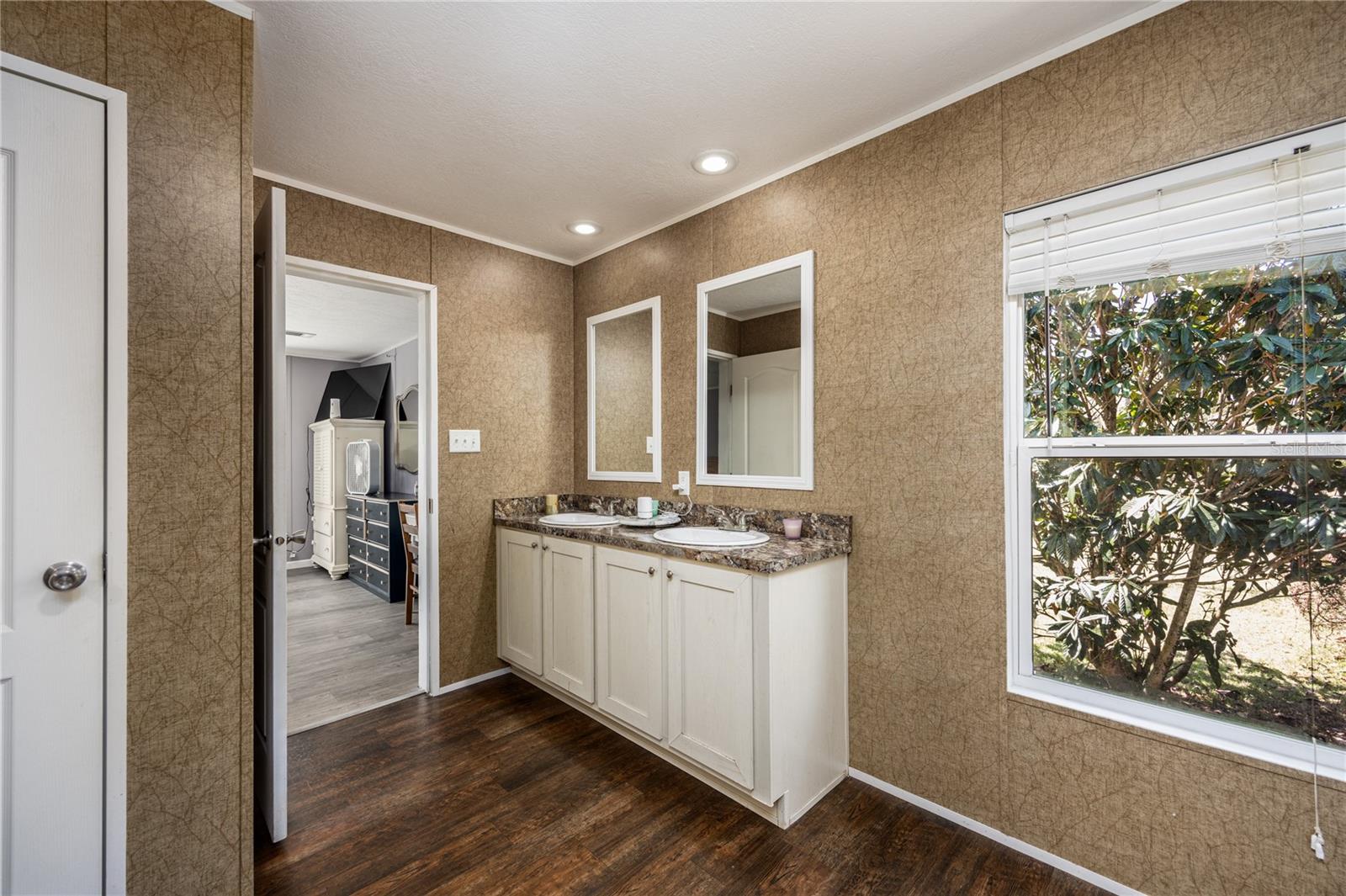 Image 28 of 52 For 25228 158th Avenue