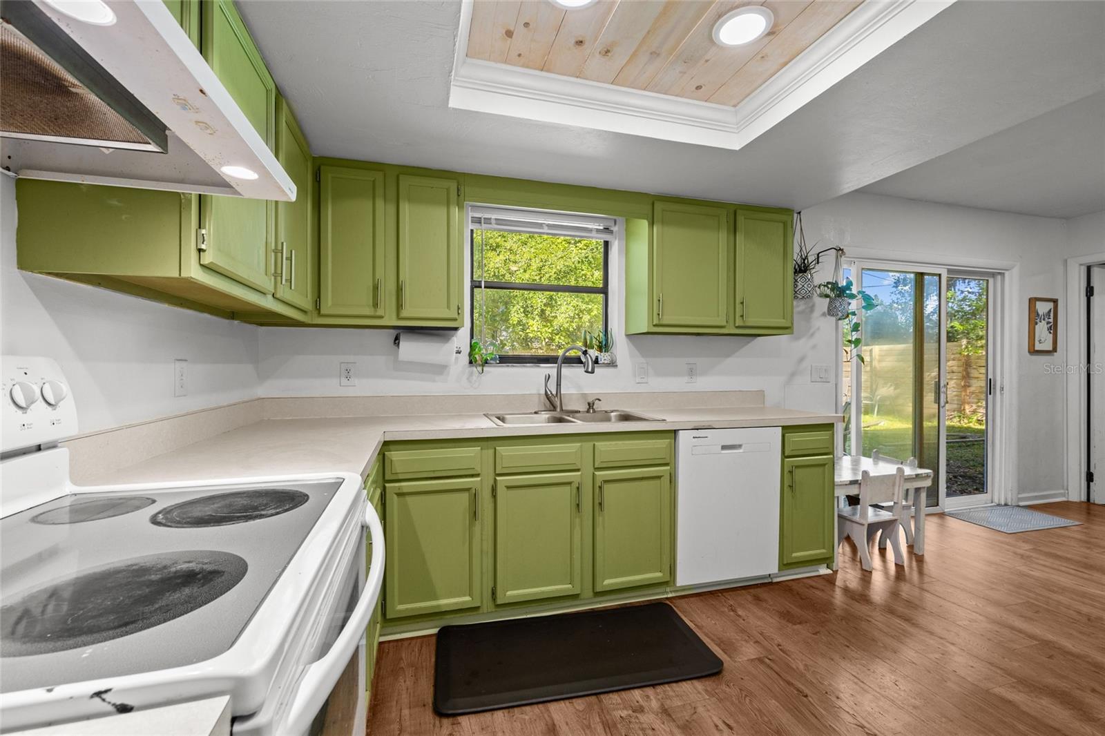 Image 11 of 33 For 2134 7th Terrace