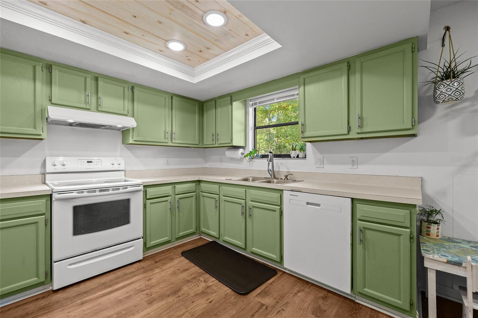 Image 12 of 33 For 2134 7th Terrace