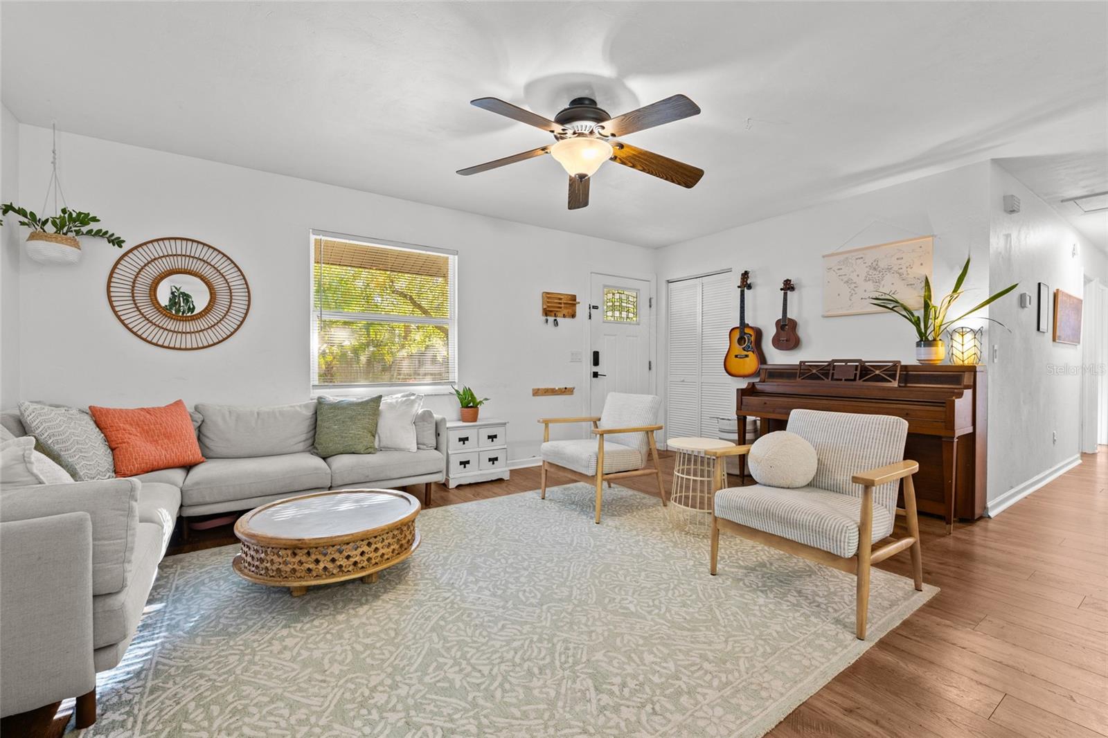 Image 5 of 33 For 2134 7th Terrace