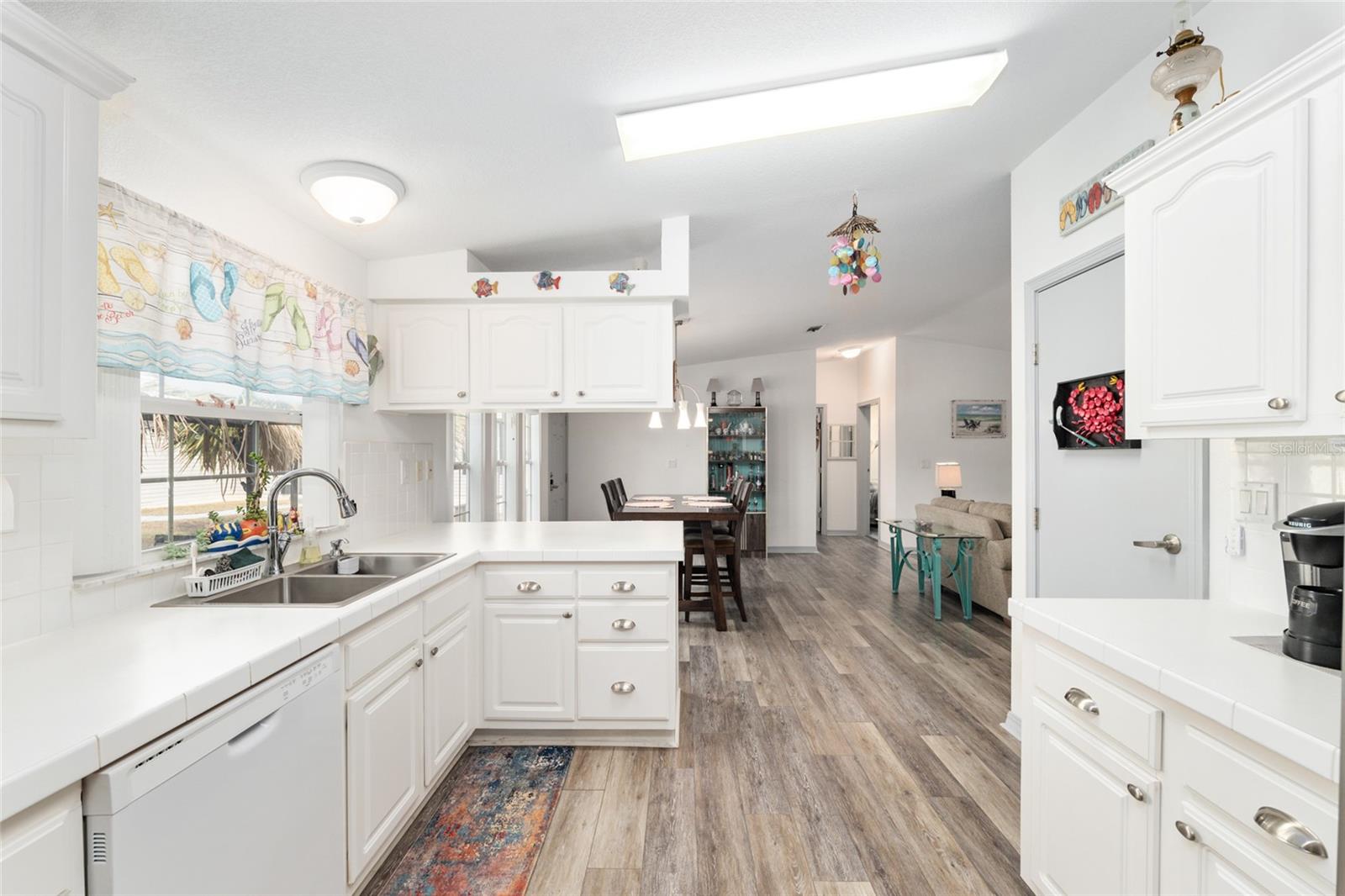 Image 17 of 58 For 563 78th Court