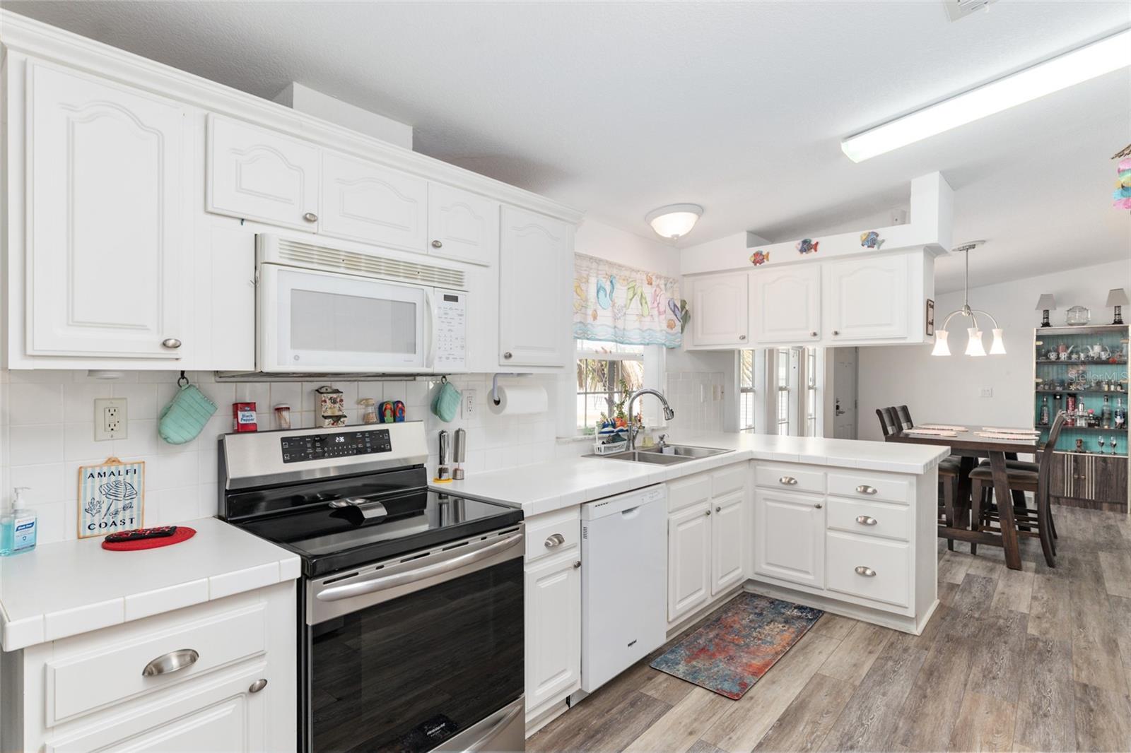 Image 18 of 58 For 563 78th Court