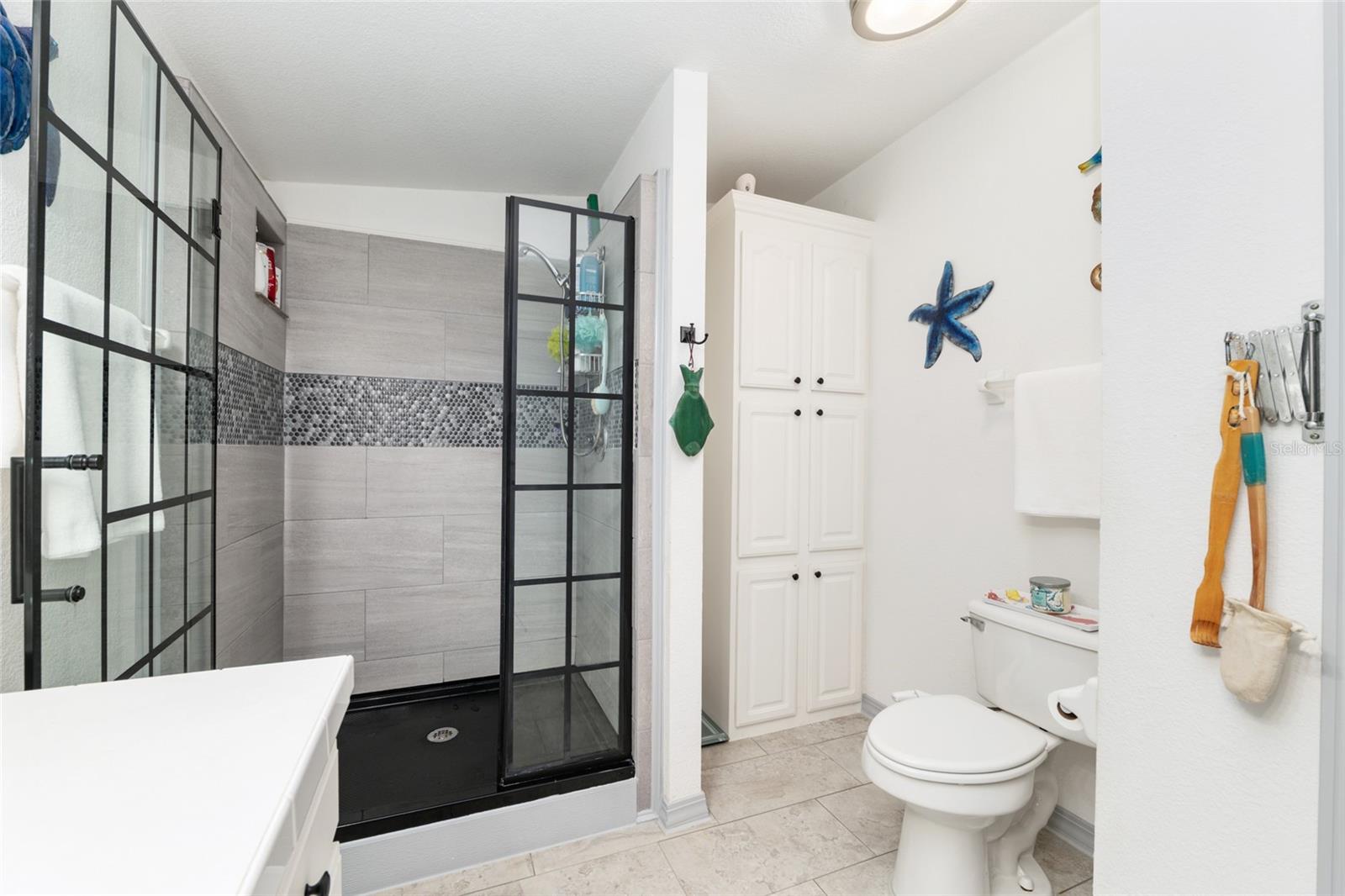 Image 26 of 58 For 563 78th Court