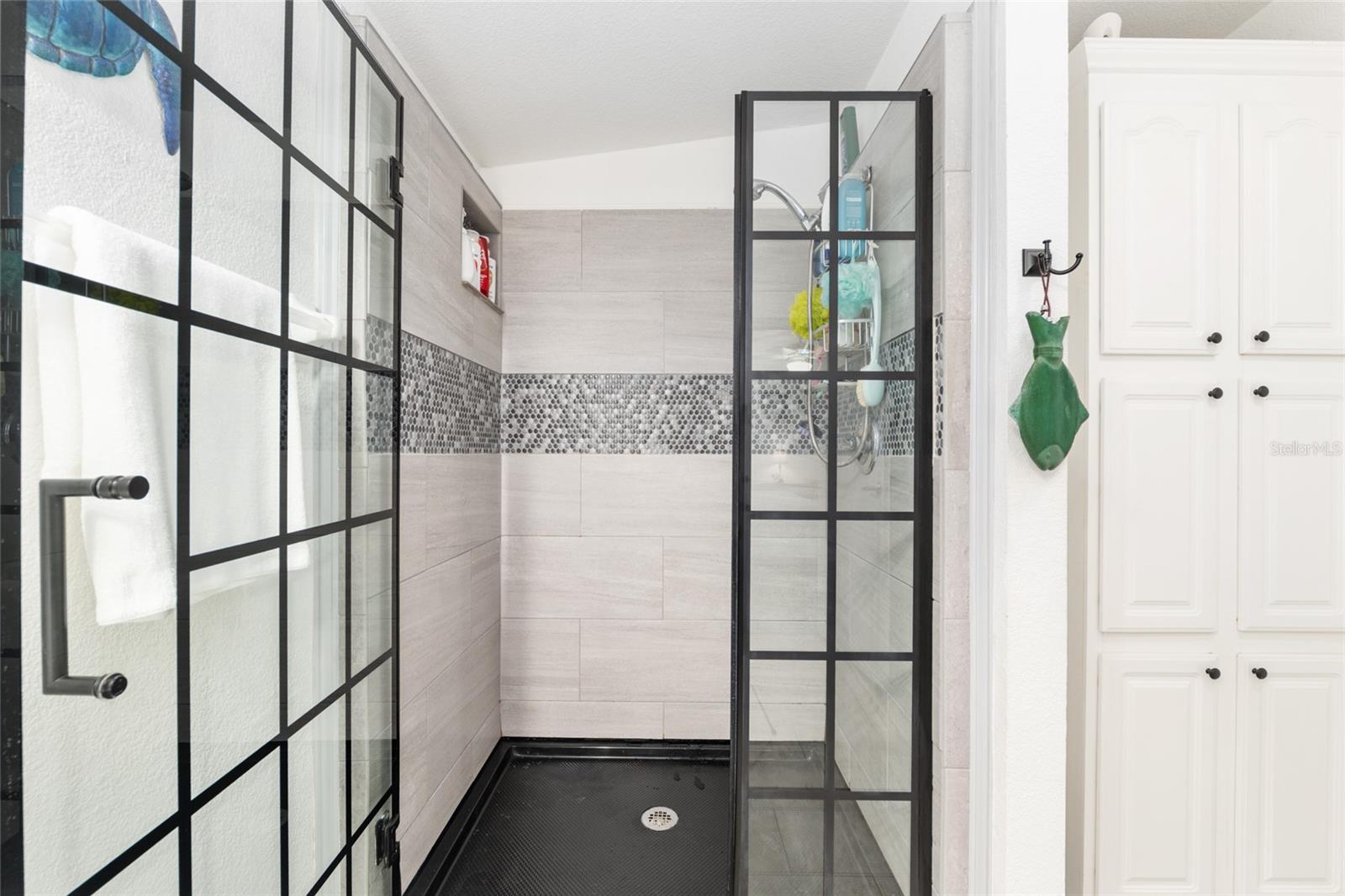 Image 27 of 58 For 563 78th Court