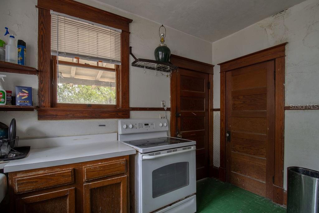 Image 11 of 13 For 907 11th Avenue