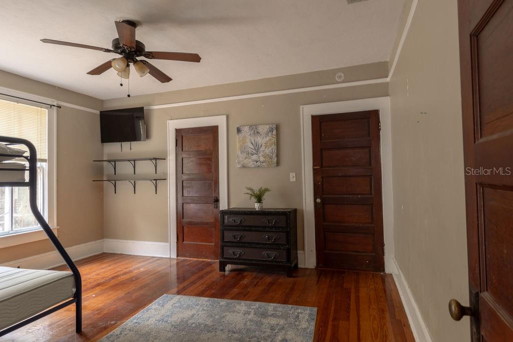 Image 13 of 13 For 907 11th Avenue