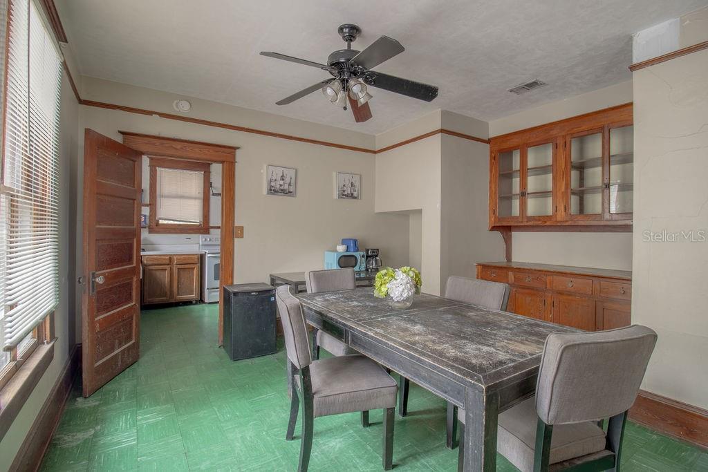 Image 8 of 13 For 907 11th Avenue