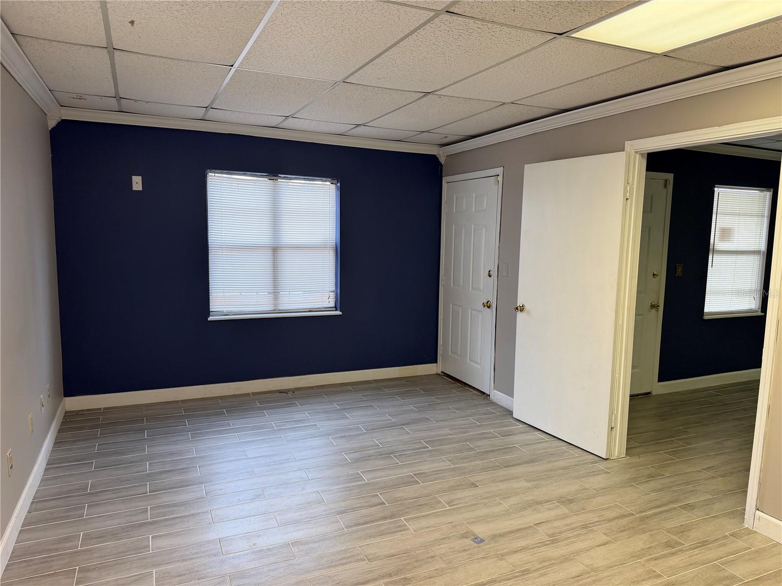 Image 3 of 12 For 550 Balmoral Circle N 301-302