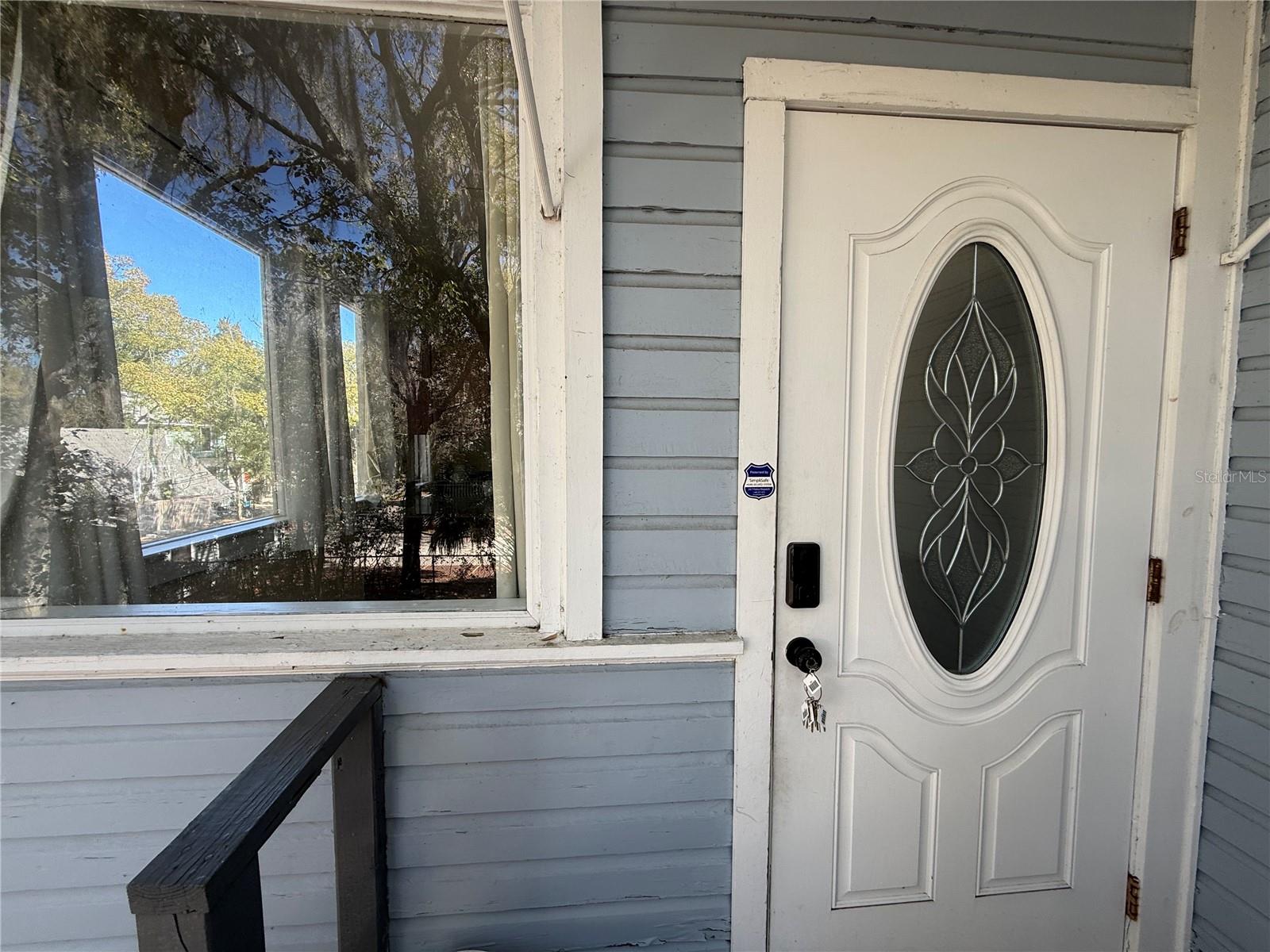 Image 3 of 12 For 824 University Avenue C