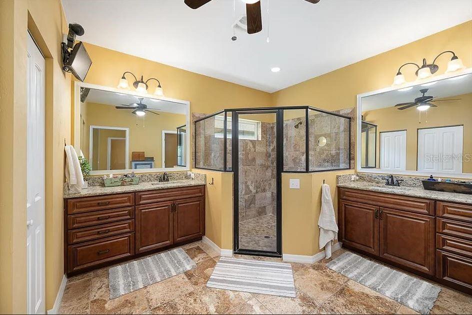 Image 17 of 36 For 7827 79th Drive