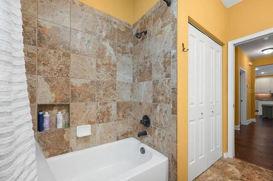 Image 19 of 36 For 7827 79th Drive