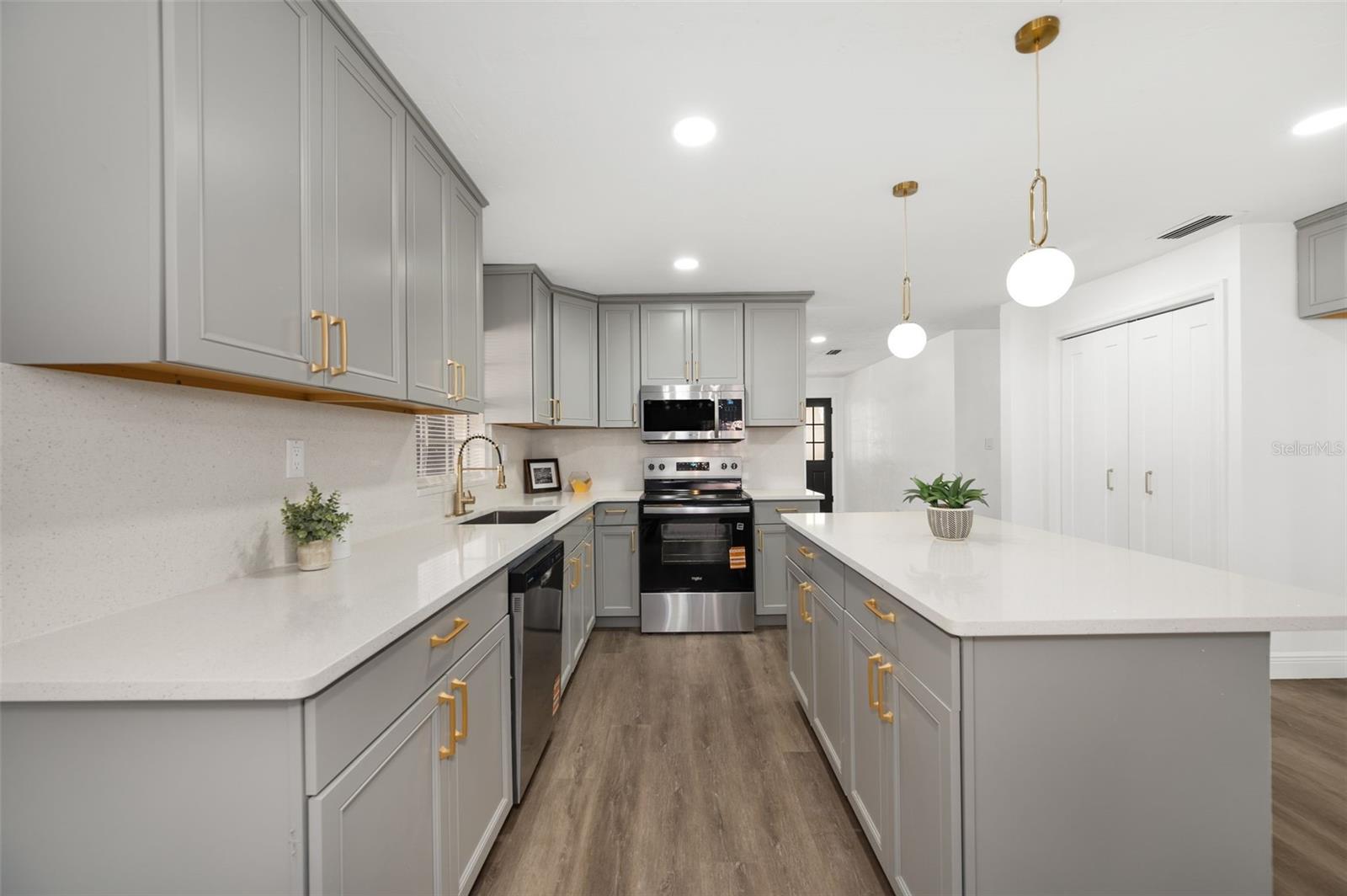 Image 15 of 40 For 3725 8th Avenue