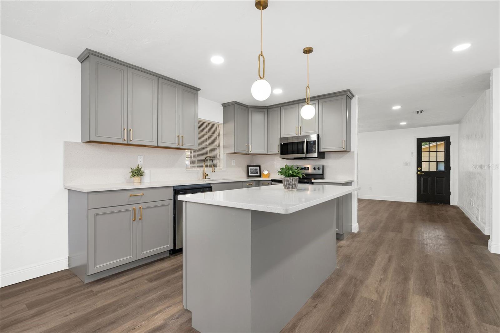 Image 16 of 40 For 3725 8th Avenue