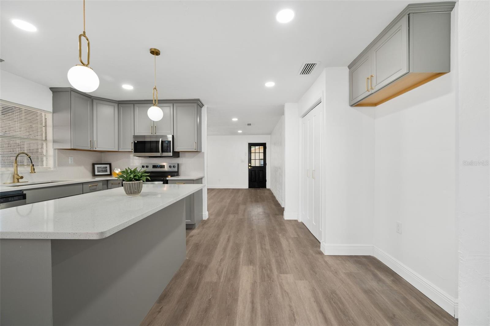 Image 19 of 40 For 3725 8th Avenue